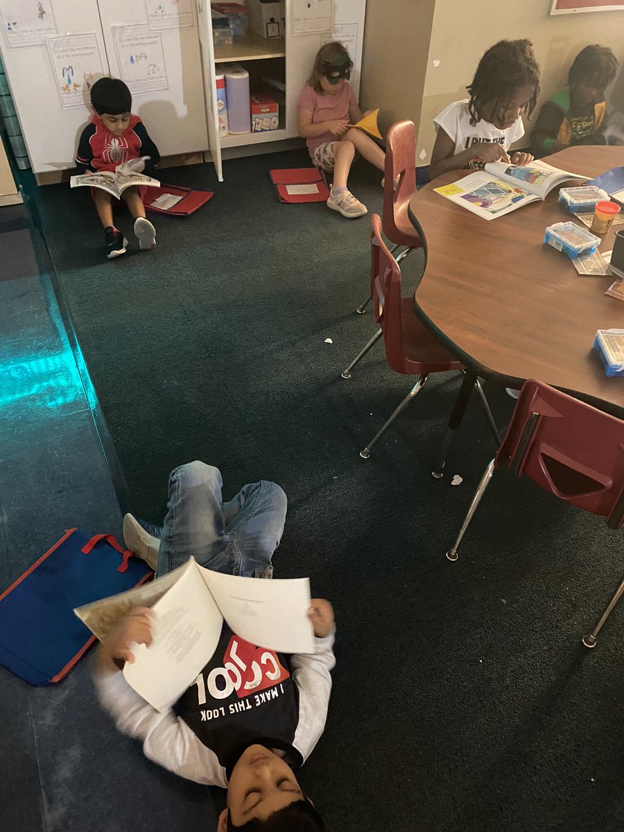 nikkkki15's tweet photo. Building our reading stamina. Working on 5 minutes today! @Creeksidetweet https://t.co/6it3t7IEKl