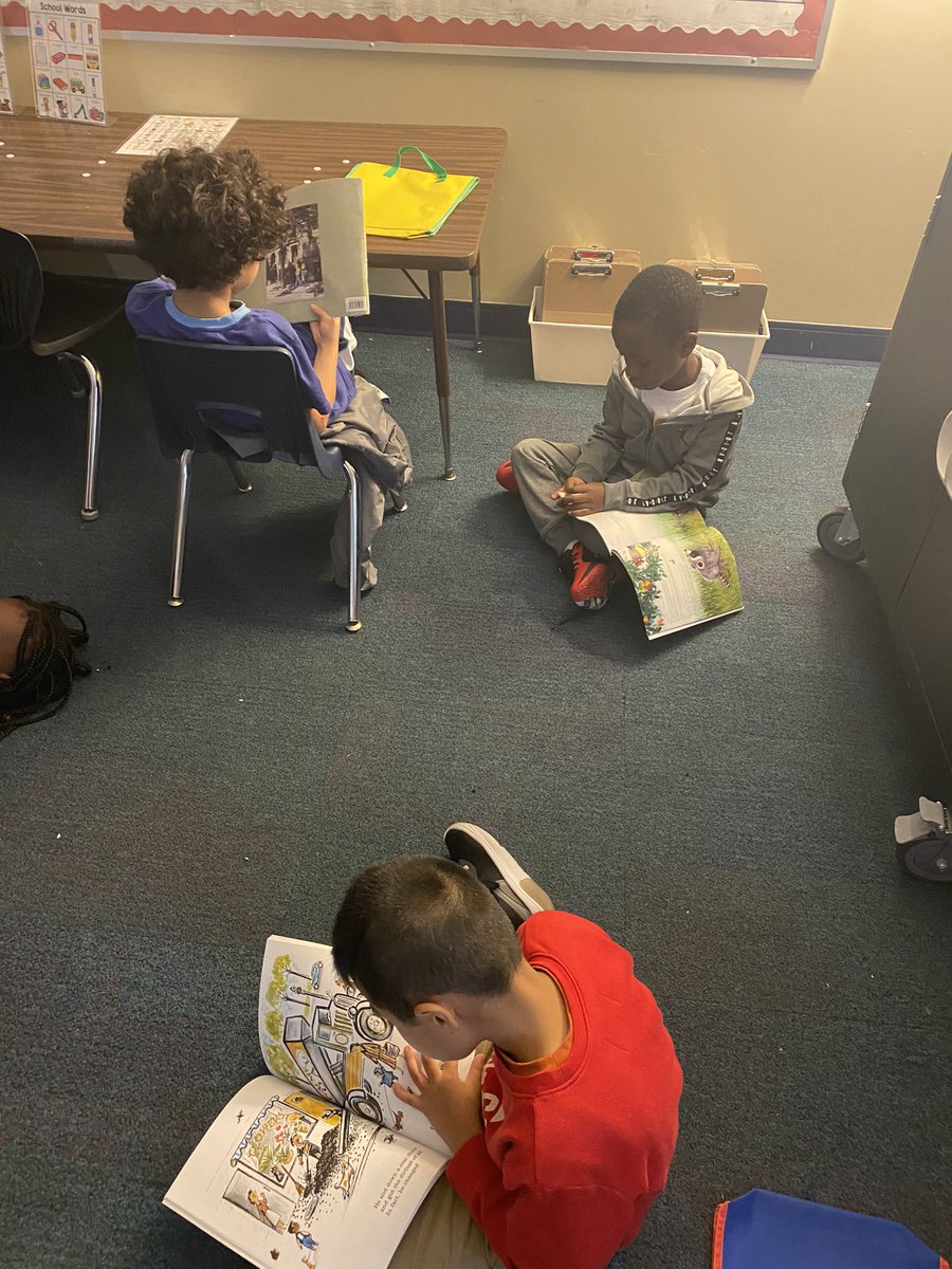 nikkkki15's tweet photo. Building our reading stamina. Working on 5 minutes today! @Creeksidetweet https://t.co/6it3t7IEKl