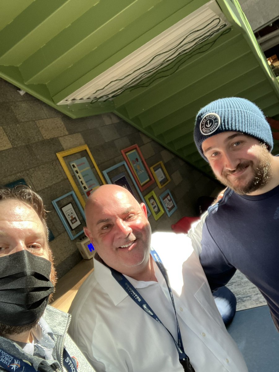 EPS_MonroeES's tweet photo. Thanks for the visit!  And thank you to Mr Jesse for keeping out school clean!  @DrIanBSaltzman @EverettSchools #MOELove https://t.co/c2JxmyP6oy