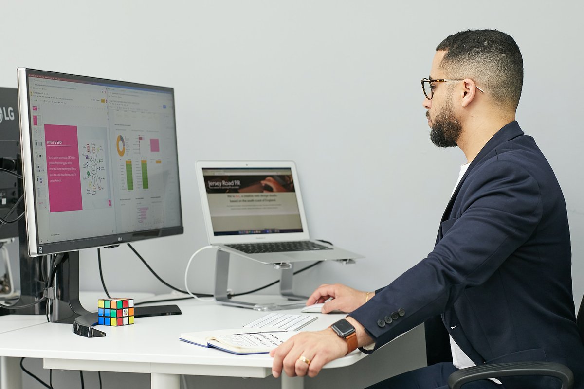 solutionclips's tweet photo. 🚀 Master Enterprise SEO with these tips

➡️ Data Power
➡️ Effective Tickets
➡️ Simplify Goals
➡️ Monitor Competitors
➡️ Visualize Performance
➡️ Comparative Tables

Thanks to Leandé Fergie

Full Article: https://t.co/hPYeVhtUoH

 #SEO #DigitalMarketing #TechTools #solutionclips https://t.co/btLyrTNJvR