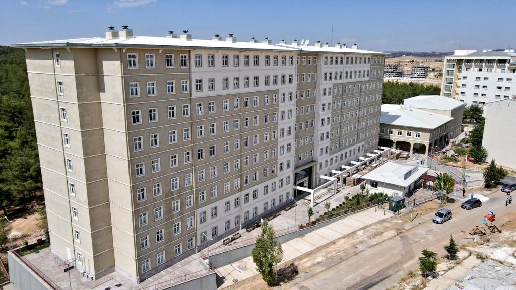 GSB_Gaziantep's tweet photo. Değerli Gençler!  
GSB Gaziantep Yurtlarımız sizleri bekliyor.😎 

#SeninYurdunGSB https://t.co/ouCEwA7OUP