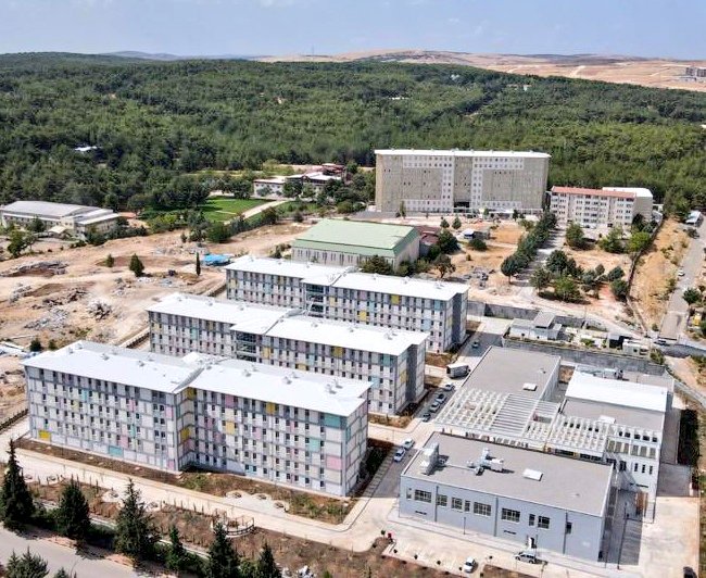 GSB_Gaziantep's tweet photo. Değerli Gençler!  
GSB Gaziantep Yurtlarımız sizleri bekliyor.😎 

#SeninYurdunGSB https://t.co/ouCEwA7OUP