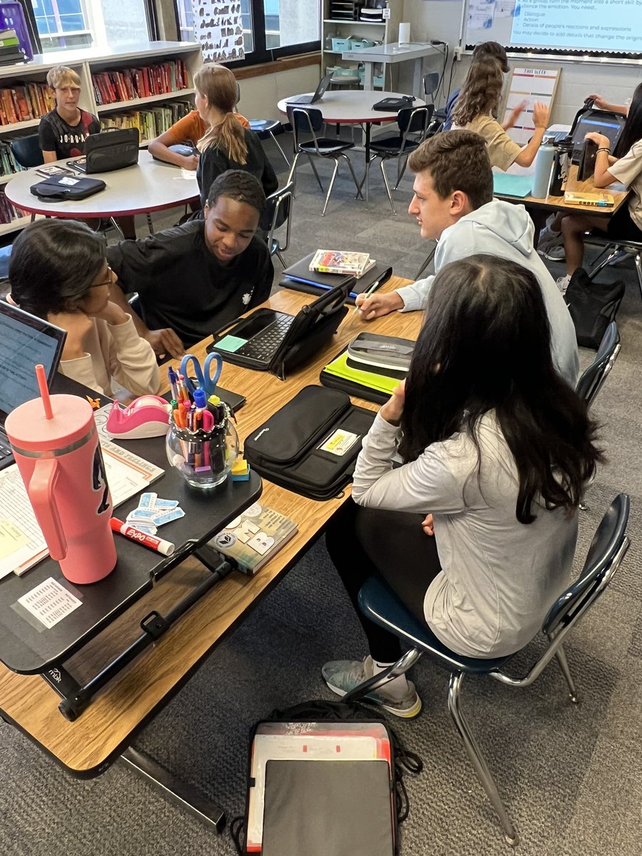 JimenezLit22's tweet photo. Practicing showing emotion in our writing through skits! Really seeing who our actors are today 😎 https://t.co/12XjW97BQ5