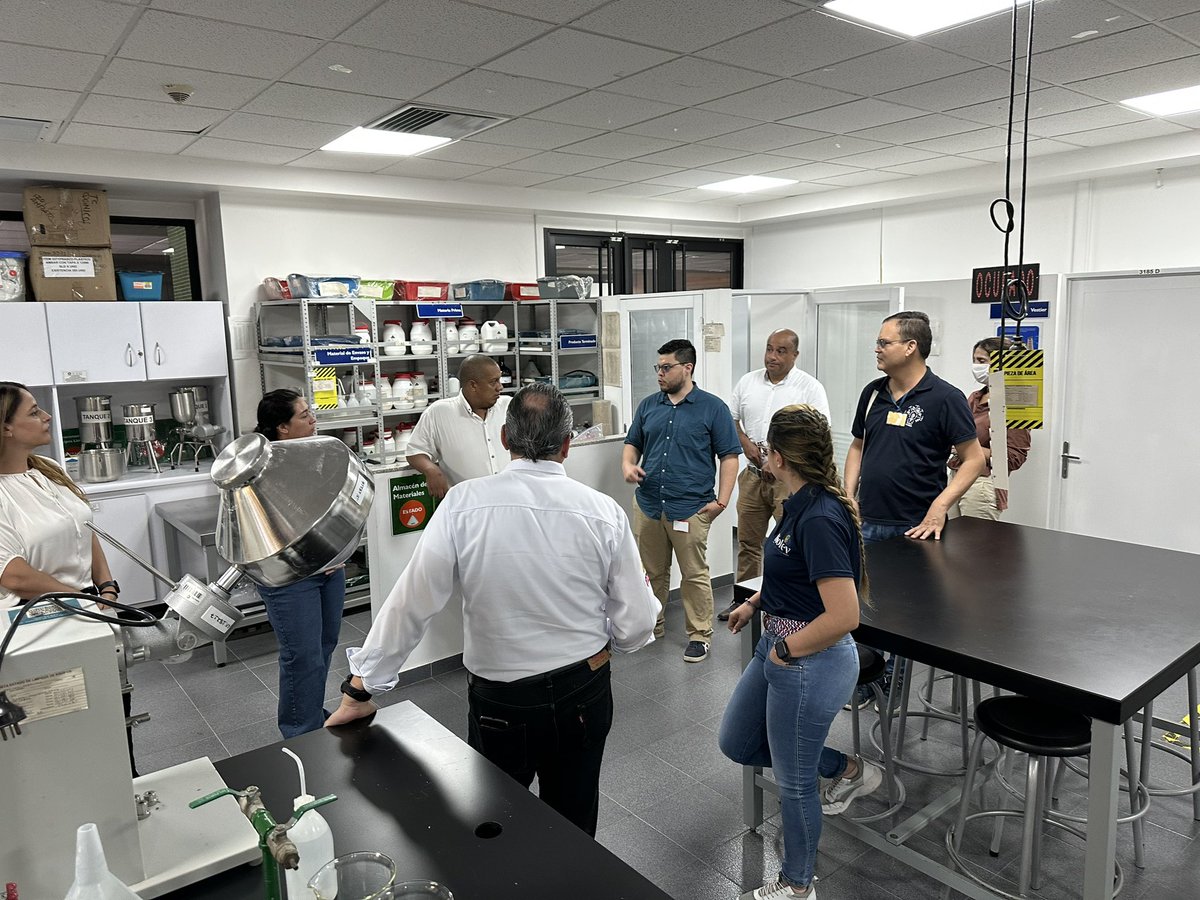 estebanpie's tweet photo. Hoy tuvimos la grata visita del equipo de #Levapan a nuestra planta y laboratorios de Ingeniería Bioquímica #Bioinc @icesi. Su planta de Levaduras en Tuluá, es el “hub” de una de las operaciones de biotecnología de alimentos y cosmética líderes en América Latina. https://t.co/mAHBGoJuie
