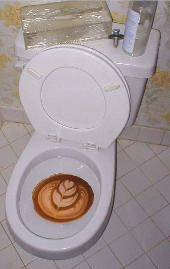 kudarojo's tweet photo. Se empieza haciendo dibujitos en el café al poner la leche y se termina... Allá cada cual con su vocación artística 😏 Pero que sepáis q, como miembro del comité central del #mundocaca, puedo deciros q somos totalmente ajenos a esto y que rechazamos estas desviaciones ideológicas https://t.co/JC17vUpOcH