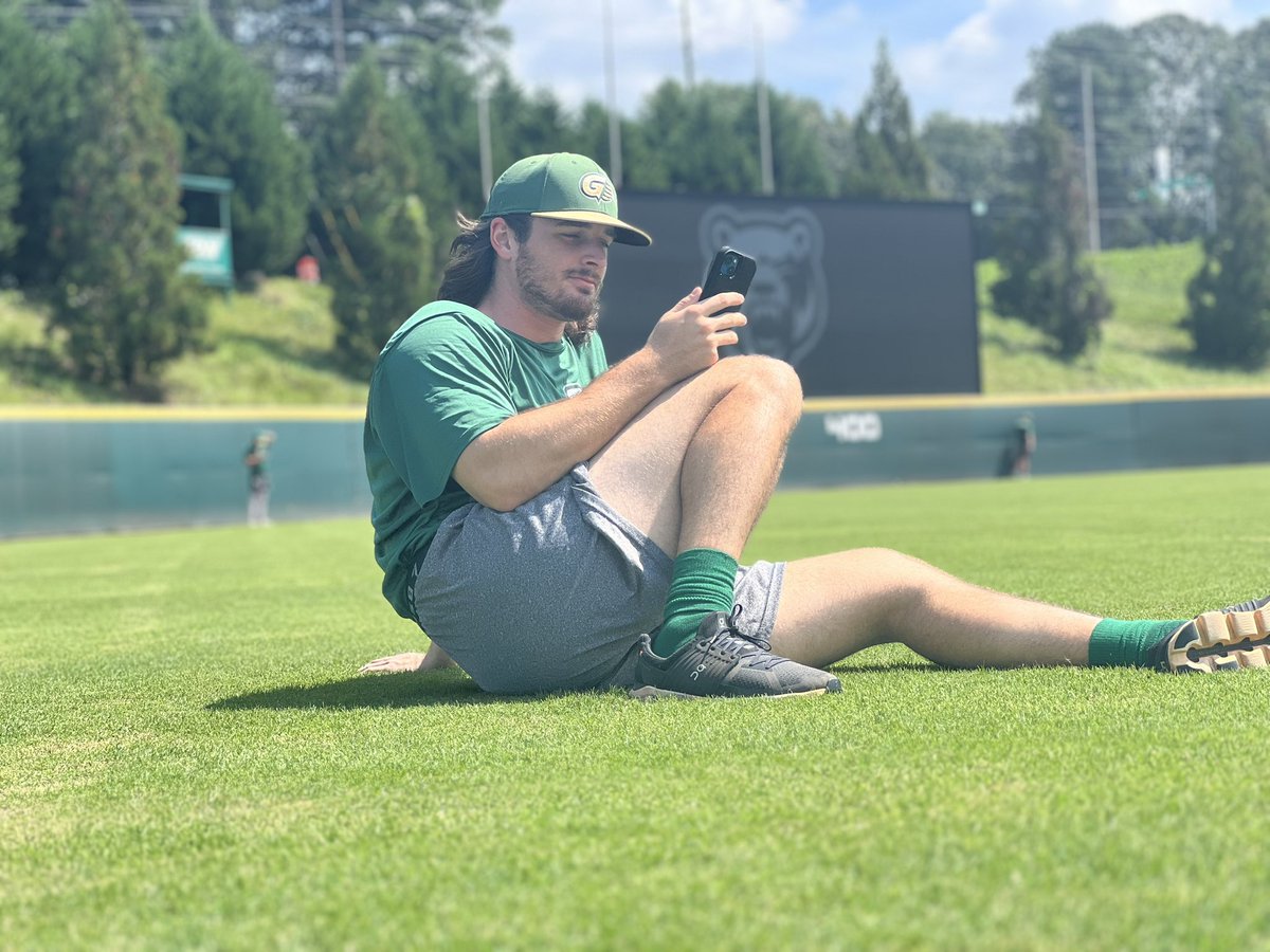 GGC_Baseball's tweet photo. ❤️ APPRECIATION WEDNESDAY 🗣

Weekly program staple!

Every Wednesday, we make “Appreciation Calls” to people in our lives that need to hear how we feel about them!

Parents, family, friends, teachers, coaches, teammates - Let them know!

Attitude of Gratitude!

#GrizGangGGC https://t.co/1ZDj8xDYWs