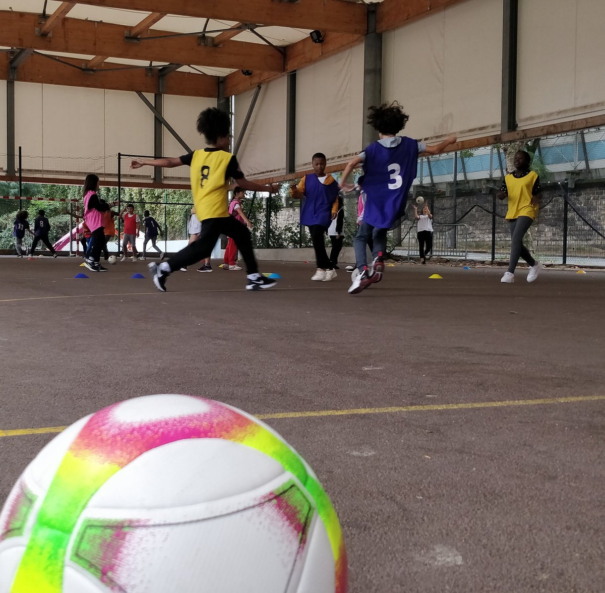 LamriRafic's tweet image. Découverte des activités de l'AS avec toutes les classes de 6e du @ClgGRouault. Au programme #Football #Basketball #Step. Une belle matinée, des élèves motivés et engagés #generation2024 @ParisUnss @UNSS_Paris