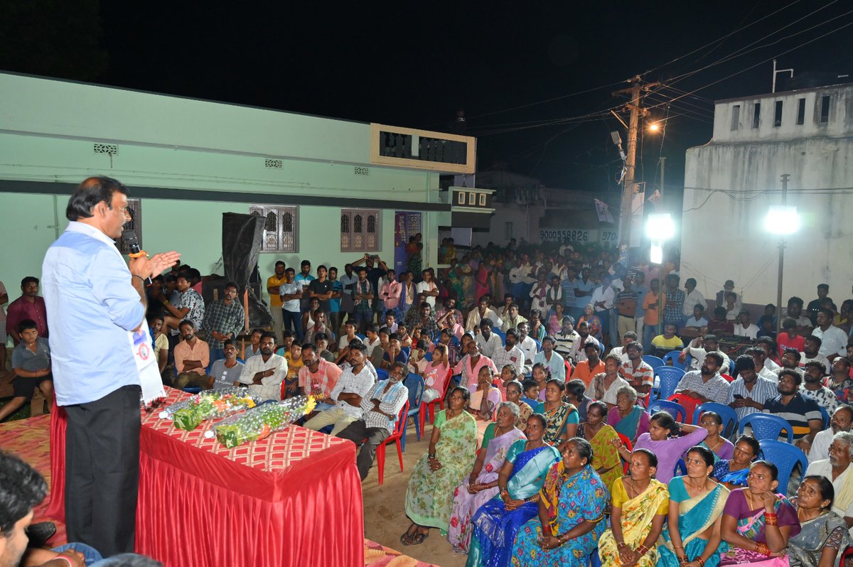 paruchuriJSP's tweet photo. ఈరోజు అనకాపల్లి నియోజకవర్గం కశింకోట మండలం కొత్తపల్లి గ్రామంలో జనసేన జెండా ఆవిష్కరణ మరియు సభా కార్యక్రమంలో గ్రామస్థులకు కండువాలు కప్పి పార్టీలోకి ఆహ్వానించడం జరిగింది.
@JanaSenaParty @PawanKalyan @mnadendla @NagaBabuOffl @JSPShatagniTeam https://t.co/wNjSHYH4s6