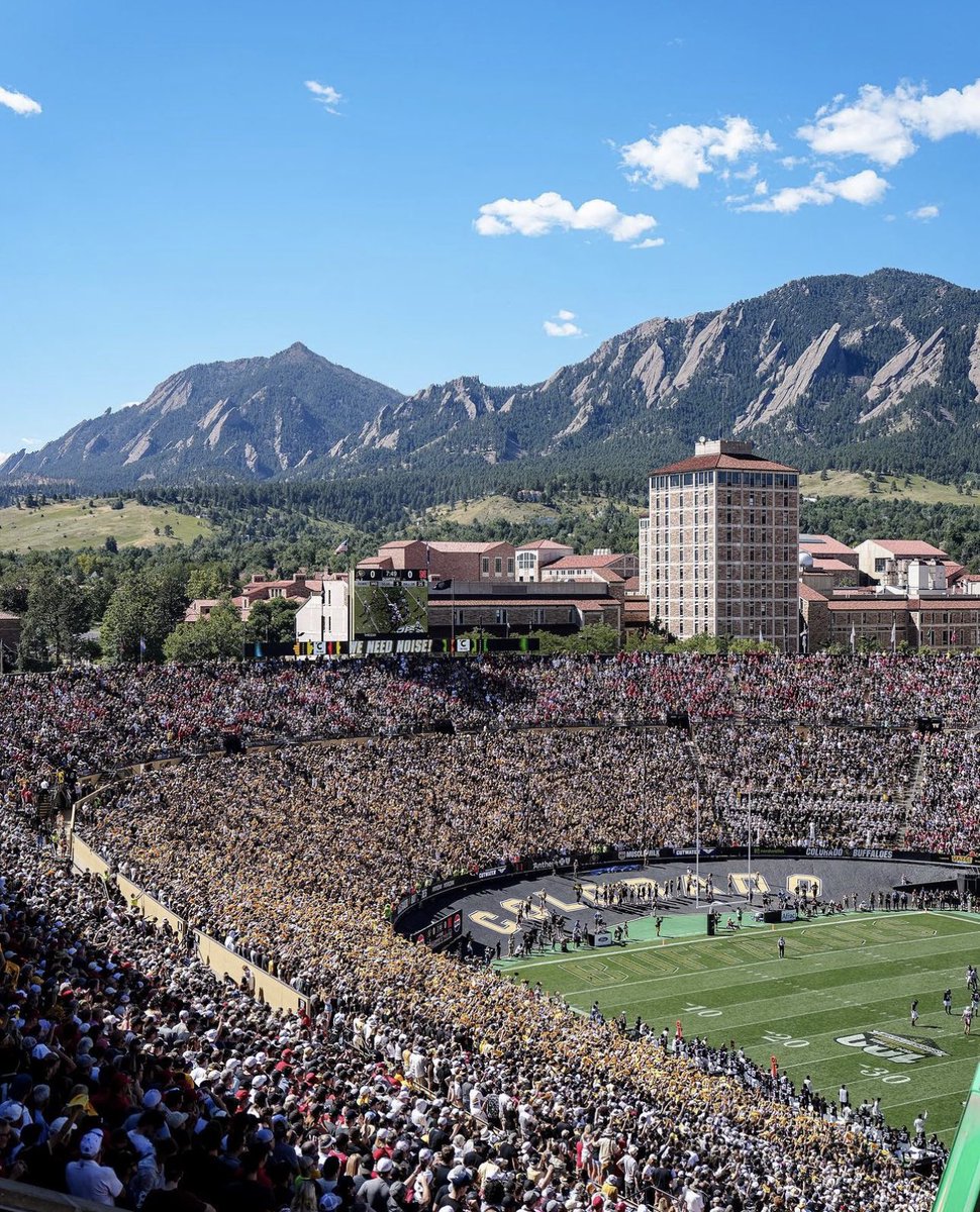 CUBarstool's tweet photo. Shows that are gonna be in Boulder this weekend:

- College Gameday 
- Fox Big Noon Kickoff 
- First Take 
- 60 Minutes 

CRAZY https://t.co/NYnNvZBlYn