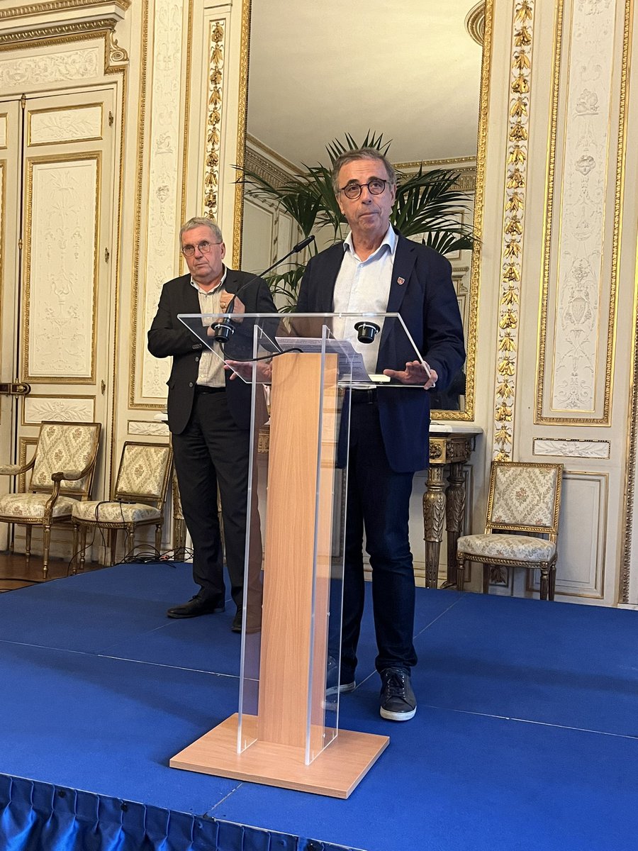 Nmoreau44's tweet photo. Lancement ce soir du village des recruteurs en partenariat avec la mairie de @Bordeaux. RDV dès demain de 9h30 à 17h00 place des quinconces pour rencontrer + de 60 recruteurs et des centaines de postes.
@poleemploi_NA de Bx partenaires
@MDEEBORDEAUX @Capemploi_ 
@ML_Bordeaux https://t.co/AYw9j3vjYb