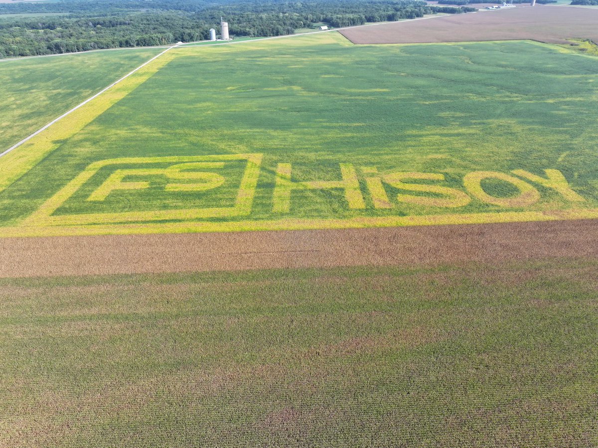 Super cool when a customer (Rector Farms) has a little fun with variety change over while planting <a href="/InVISION_HiSOY/">FSInVISION_FSHiSOY</a>, @FSServices, wonder how the yield map will look or <a href="/FieldView/">FieldView</a> imagery looks today. Thank for supporting the 58 year old HiSOY Brand!