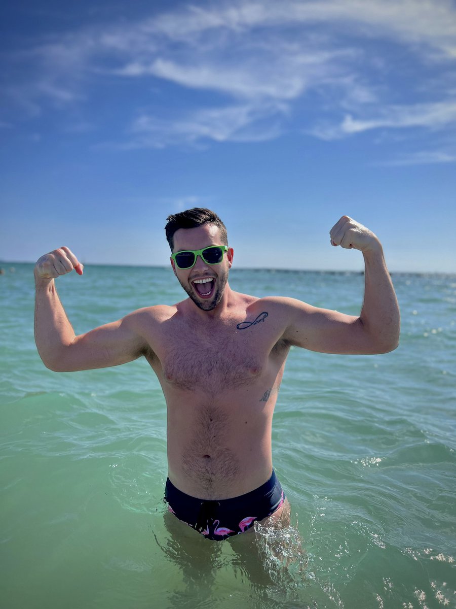 CJMuras's tweet photo. Vacay in Spain last weekend! Paris this weekend for work! #comptime #thelife #parisworldcup #letsgo #manonthemove https://t.co/INUjClbhsC