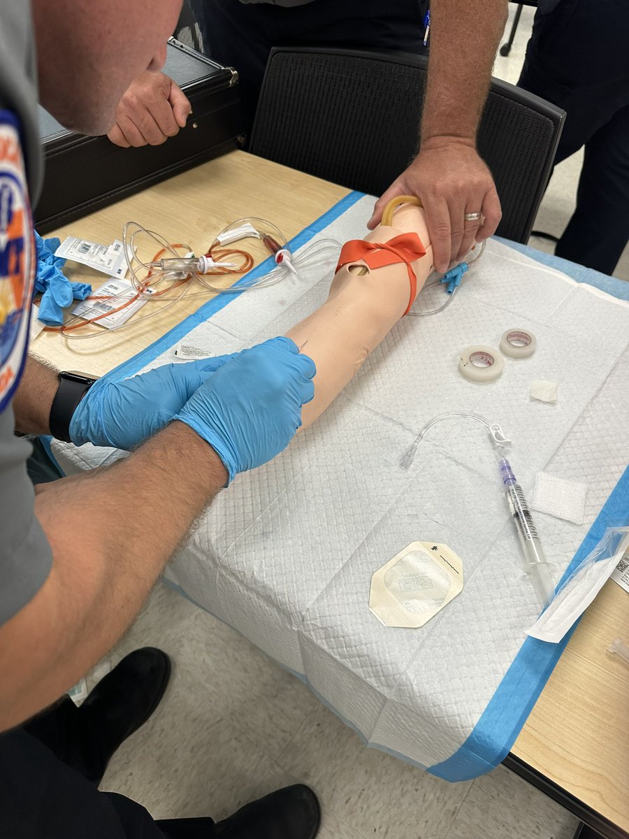 TheFireMaan's tweet image. Day One of IV Lab!! #EFSC