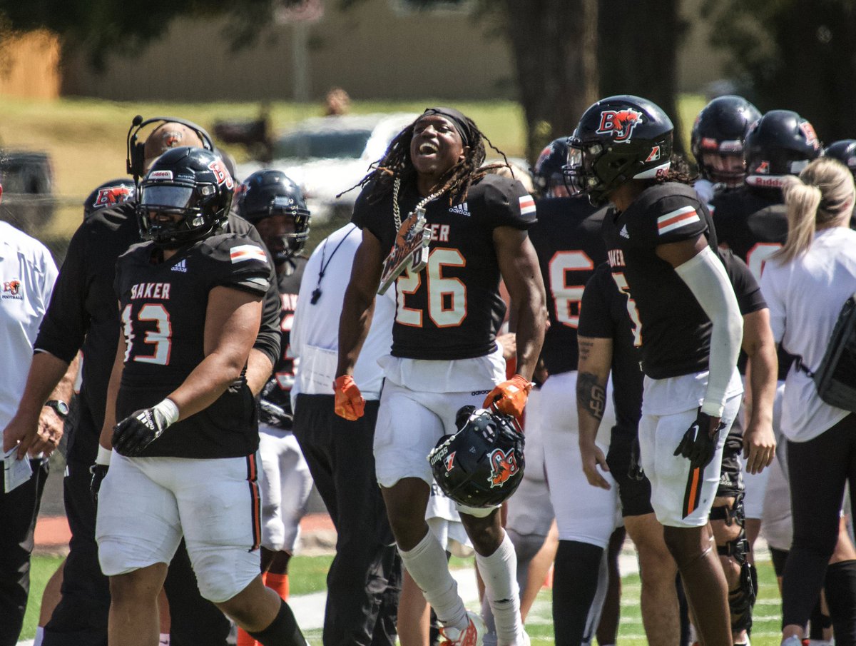 PauleyPawket4's tweet image. Turn the Corner!!! #PICK #DBNation @SInow @espn @CollegeGameDay @ESPNCFB THIS is the “PIC” of the Week!! @BakerU_Football #RTO 
🏈🟠⚪️⚫️