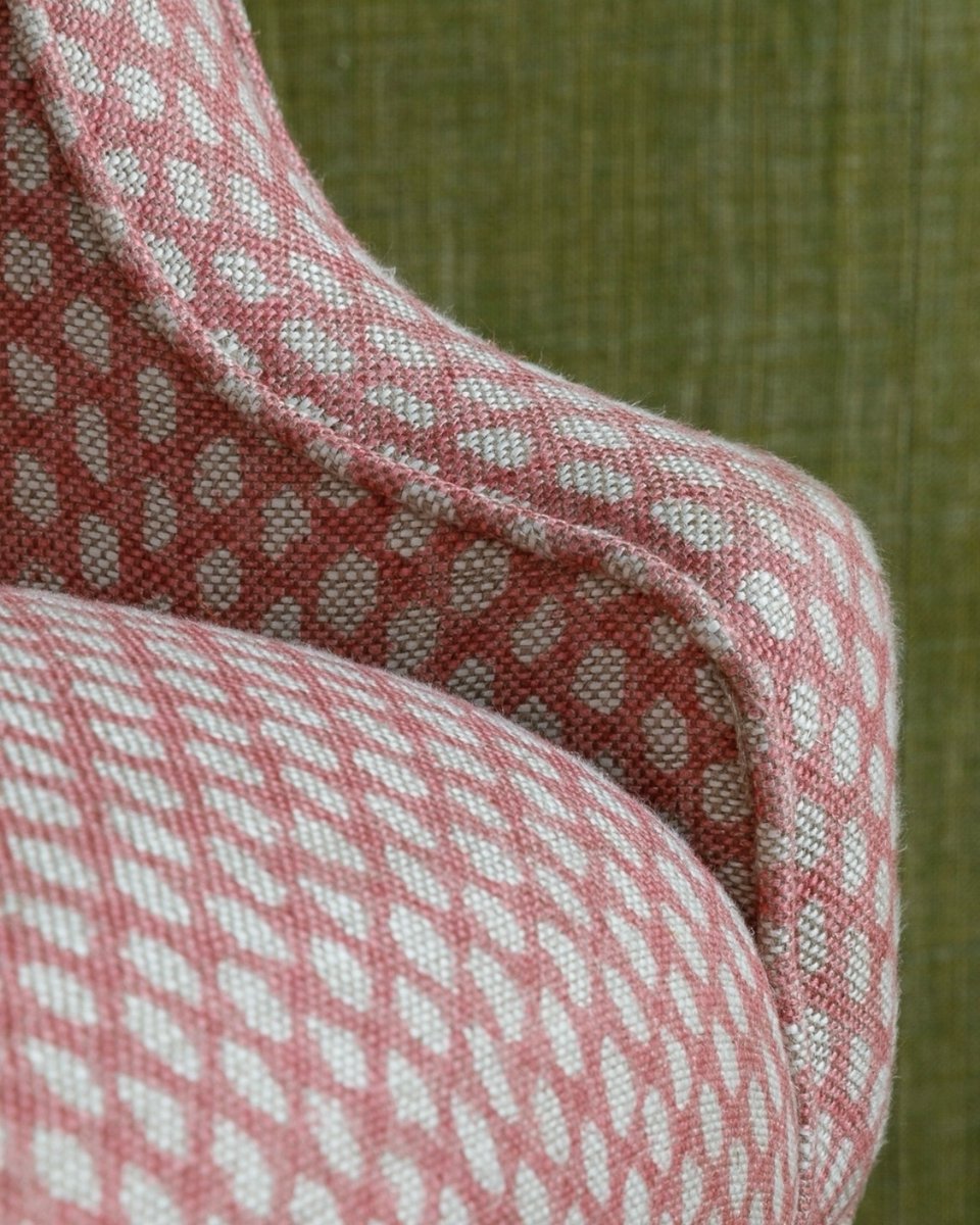 HouseDirectory's tweet image. Wicker, mystery on linen. ⁠
.⁠
.⁠
Credit: @fermoie
.⁠
l8r.it/1VKy
.⁠
.⁠
#thejoyoffermoie #liveincolour ⁠⁠#desiretoinspire #fermoie #fermoiefabrics #finefabric #textiledesign #fabricdesign #craftsmanship #madeinbritain #britishbrand #britishcraft