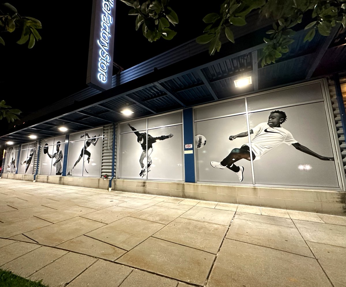 YourInstallTeam's tweet image. Throwback to this great #WindowVinyl installation we did for #Nike
.
.
.
.
#AdvantageInnovations #YourInstallTeam #graphics #installation #signage #LargeFormatGraphics #LargeFormat #SEG #DimensionalElement #RevealingYourBrand #branding