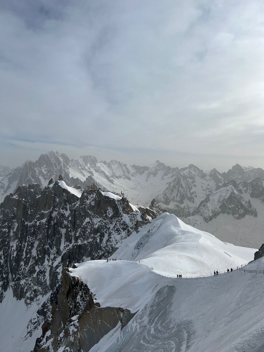 UniqueLGetaways's tweet photo. Chamonix ❤️ ski season 23/24 - book with Sierra Retreats for luxury accommodation, bespoke itineraries and fun on the slopes! 🎿 😀

#chamonix #montblanc #france #travel https://t.co/kphKQyXgV4