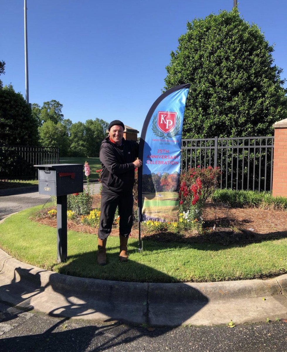 Knights Play Golf tweet media