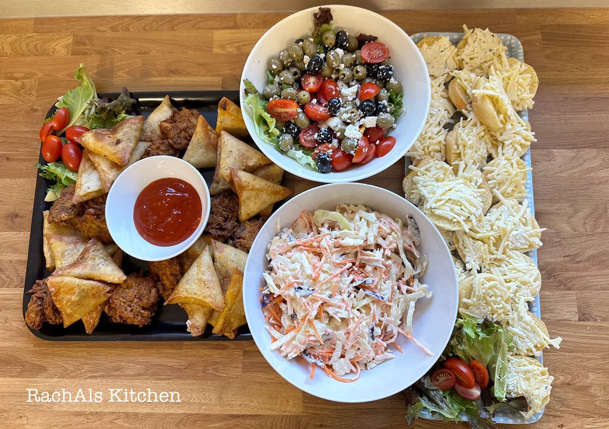 RachAlsKitchen's tweet image. One of todays #tasty #buffets heading out for delivery … #businesslunch #workinglunch #coldbuffet … #melthamcatering #professionalcatering …