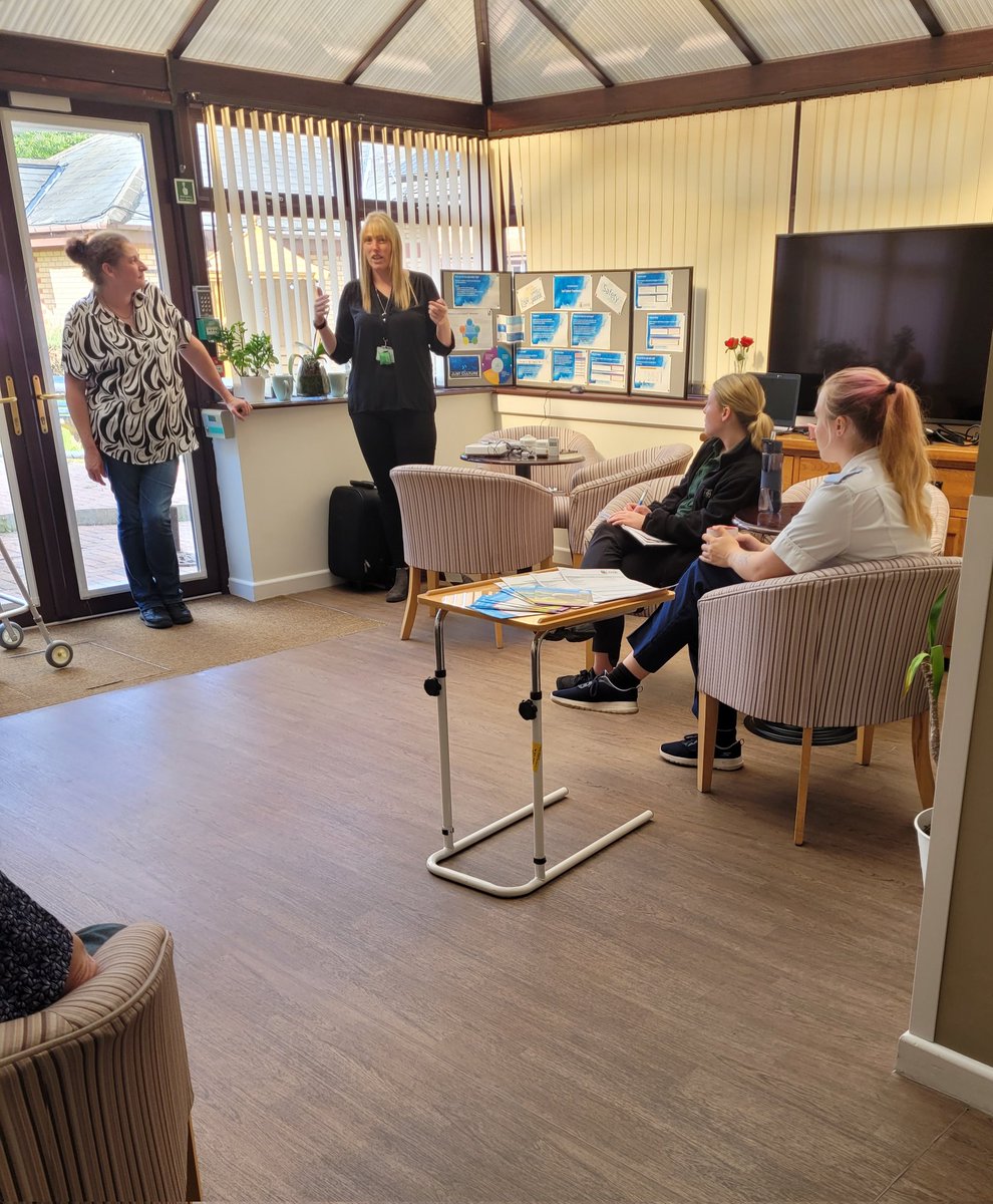 Today at RecoveryHubEast we had the lovely ladies from Telecare doing an information session for our customers, staff and therapy team @care_lcc