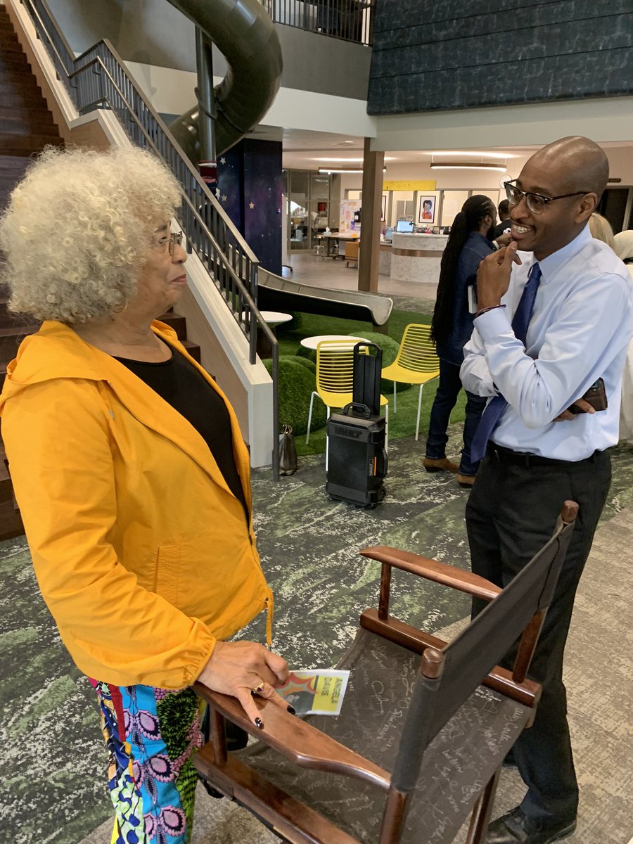 AnnRichardsLib's tweet image. Focus on the joy &amp;amp; strength in collective leadership ~wise words from #Barbie Dr. Angela Davis today with @AnnRichardsStar students 😍✊🏿💕