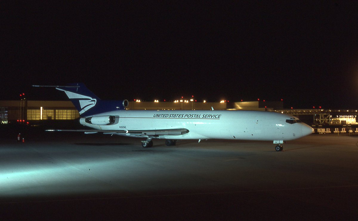 n194at's tweet photo. United States Postal Service (Express One)
Boeing 727-223F N312NE
IND/KIND Indianapolis International Airport
Photo credit Phil Brooks | 1993
#AvGeek #Boeing #B727 #ExpressOne #LHN #Longhorn #USPS #IND @INDairport https://t.co/iPYhHXxYmM
