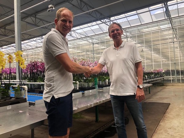NL: Orchid grower switches to water-cooled LEDs <a href="/Oreon_led/">oreon_led</a> 
floraldaily.com/article/955871…