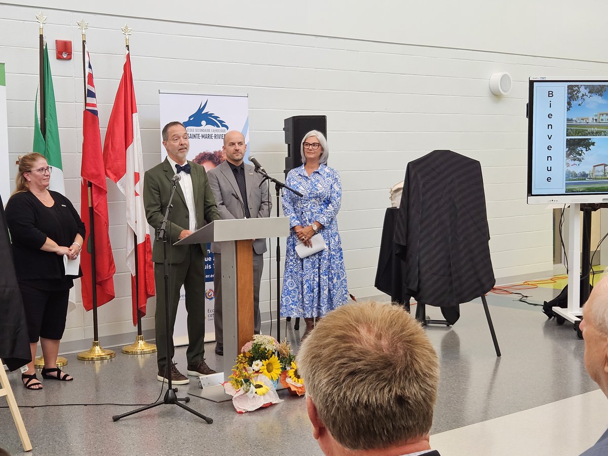 Les projecteurs sont braqués sur la nouvelle École secondaire catholique Marie-Rivier.