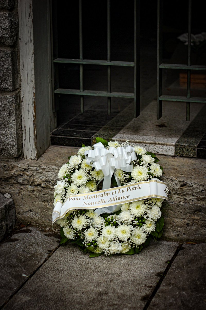 La cérémonie fut d’une gravité majestueuse et hiératique, puisqu’une œuvre patriotique ne peut être régie que par la festivité permanente, d’autant plus lorsque l’impératif est mémoriel. Jeune Québécois, défends ton héritage. ⚜️ Esprit latin, cœur laurentien. 🔷