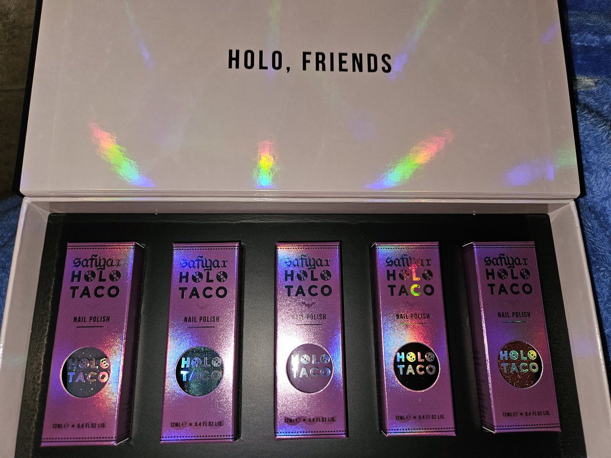 peekaboopandaaa's tweet photo. Love my new nail polish!!!! I can't wait to use them all! @holotaco @nailogical #batbitch https://t.co/HBRIYjebjJ