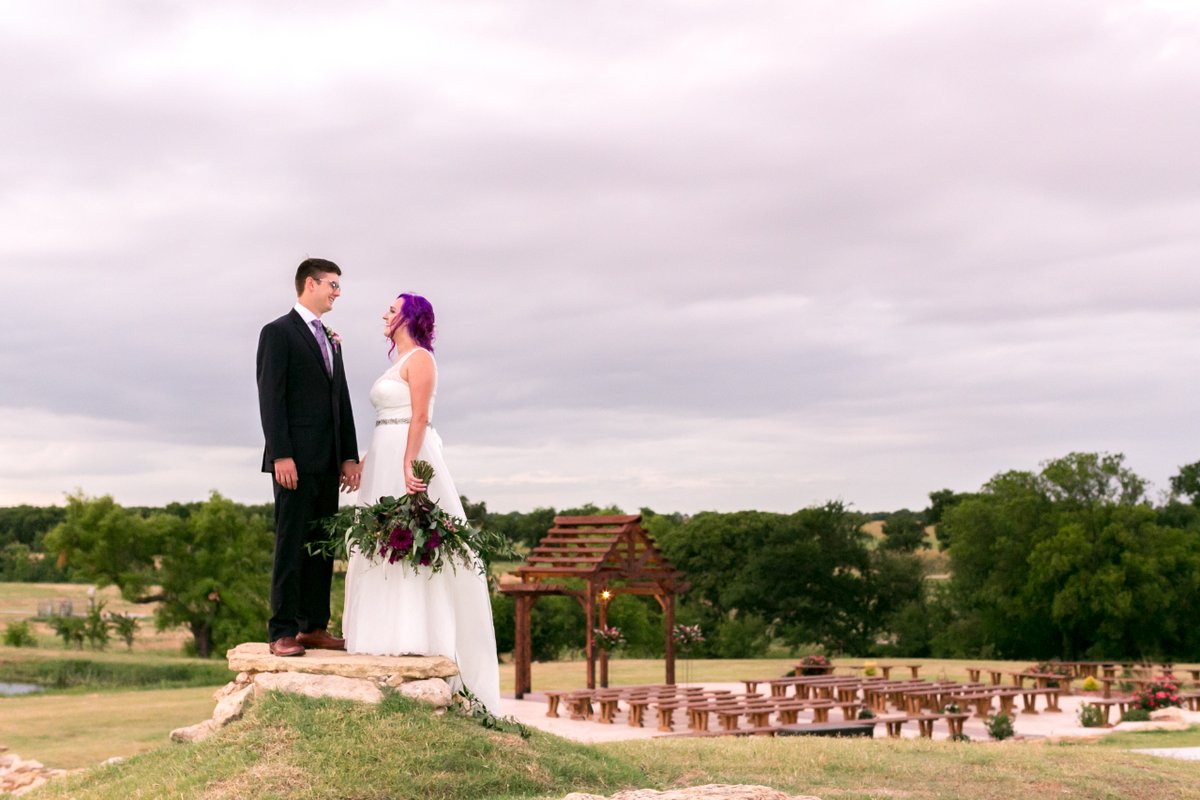 HHRevents's tweet image. Do you know your wedding "couple style"? Planning for your wedding is exciting! But we get it's overwhelming at times. 
Grab the free guide+worksheet to help you 2 narrow in on your style on the blog 
 Photo @ariananicole_photo
#weddingplanningtips #weddingguide #weddingthemes