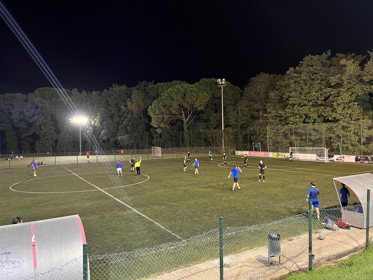 sergiarpi's tweet photo. ⚽️T'agrada el futbol? 
🏆Vols participar en una lliga de Fut- 7?

Al Recre de Juerga busquem  gent per completar l'equip i participar a la LLIGA FUT-7 del GEiEG. Partits de dll a dv a les 21h o 22h. Sense límit d'edat, bon rollo i Könings de tant en tant 🤪

Interessats, DM! 📩 https://t.co/SLTpWb9HRH