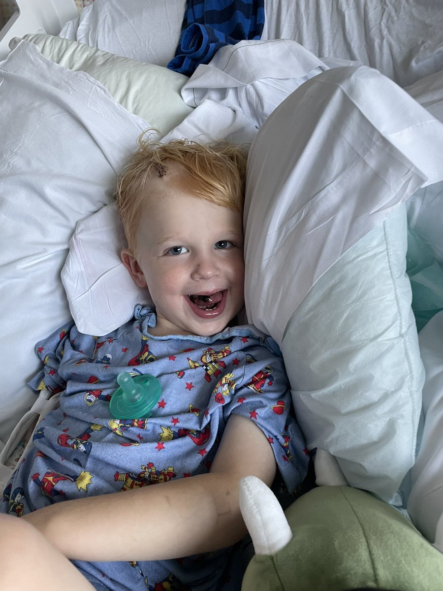 BobbyLyons21's tweet photo. Considering further supporting Declan’s fight against medulloblastoma by visiting the #Declanstrong #thumbsupfordec pop up store. Thank you @TriconSportsInc, Matt Keough, and Don Hopkins for setting this up. See link below. Thank you 💛👍

https://t.co/ixfQMZowRL https://t.co/V5gLW1VMTM