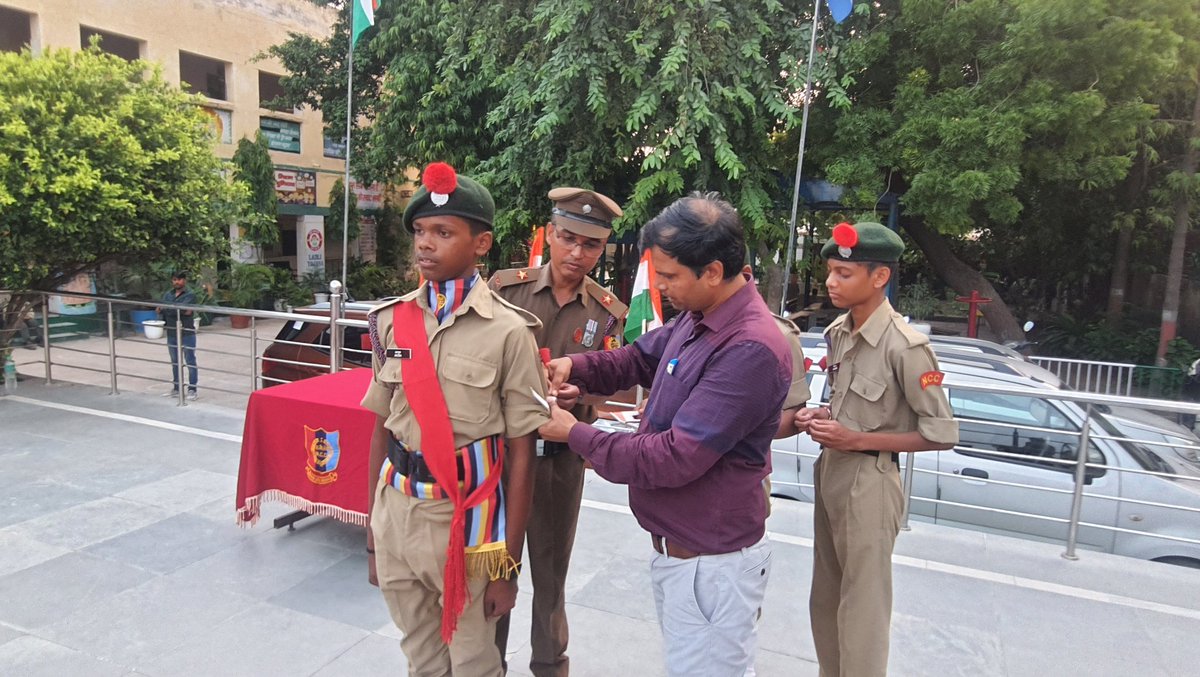 vazirsingh_DOE's tweet photo. #Rank #ceremony was organised today at #GBSSS NO2 Bindapur . #Ncc #Cadets were awarded #rank by the #Principal Dr Chetan Malik in the presence of whole school. Cadets were highly #motivated by this event.
@BindapurGbsss @dfinechetan @Dir_Education @LageRahoKashmir https://t.co/YGrhKj5bM6