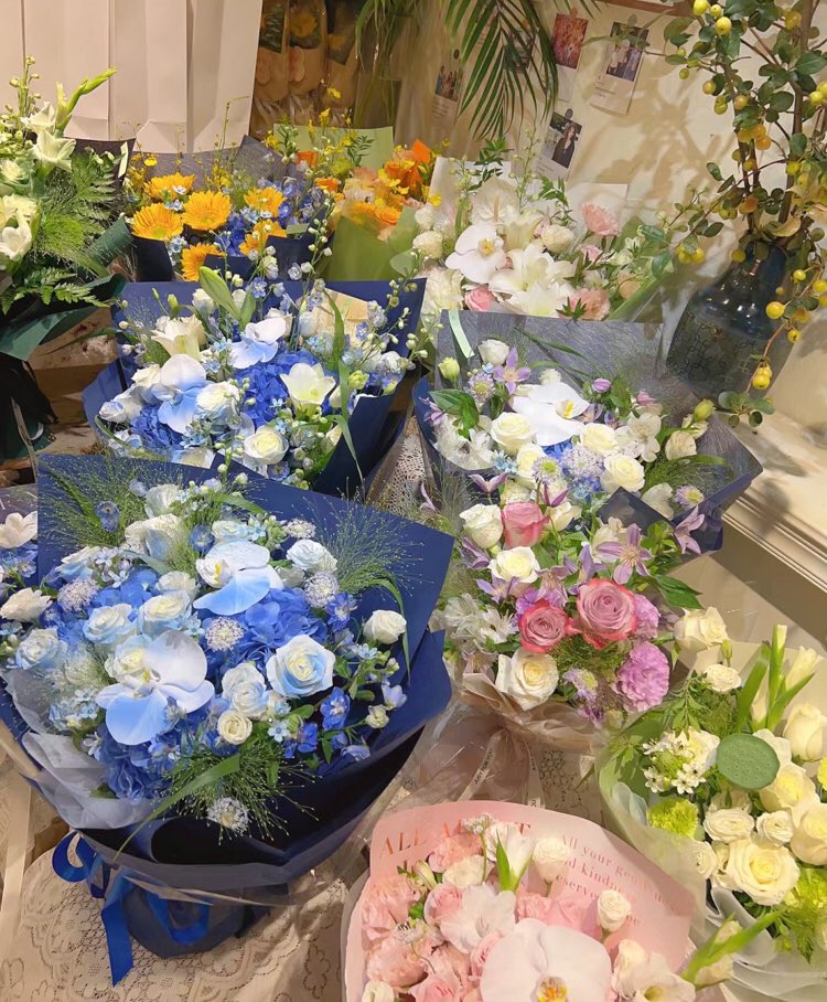 piinkibun's tweet image. i love flowers so much