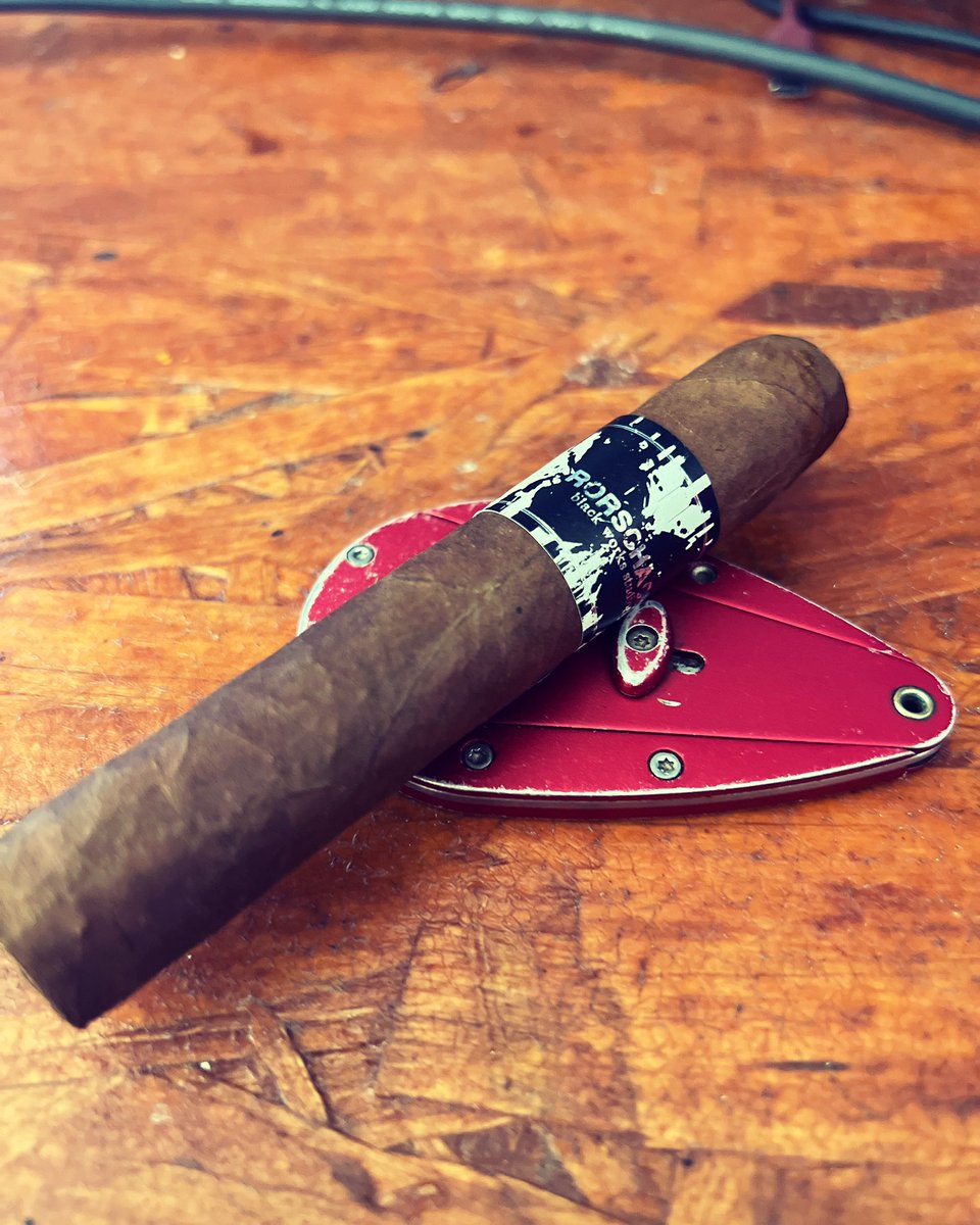TheCigarMatch's tweet photo. Black Works Studio Rorschach. #Cigarlife https://t.co/hLY1HXThA0