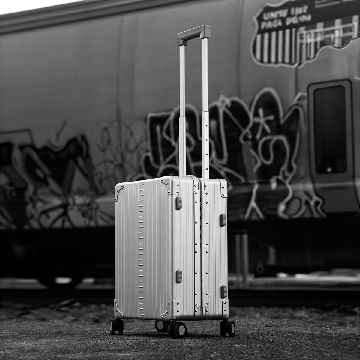 Aleon Aluminum Case tweet media