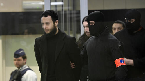 Limportant_fr's tweet photo. Condamné pour les attentats en 2015, Salah Abdeslam devra purger sa peine en France https://t.co/zPBcglFUuf #LeHuffPost https://t.co/kSSIKz99xA