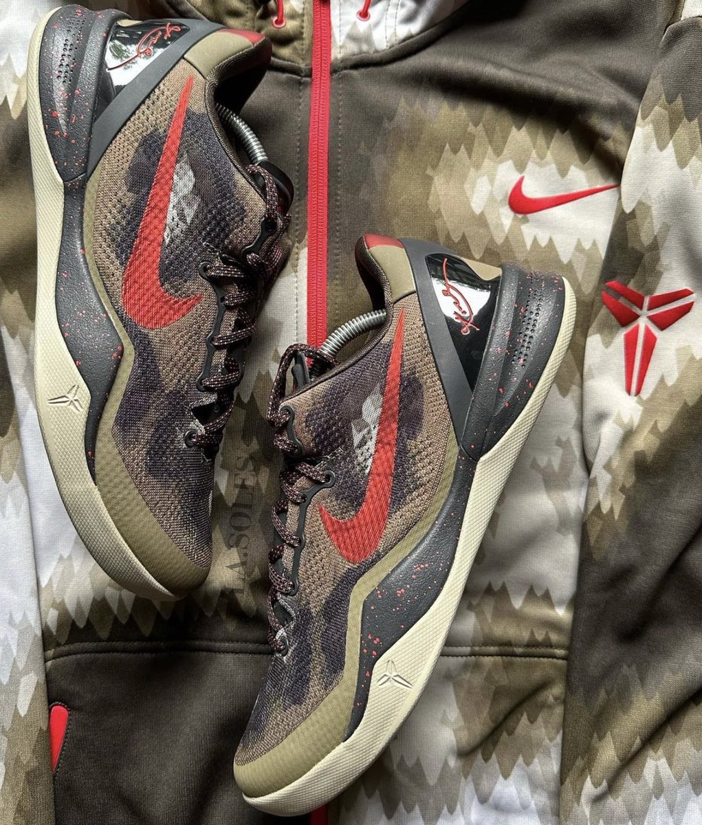 Kobe 8 “Python” 🏜️ (2013)