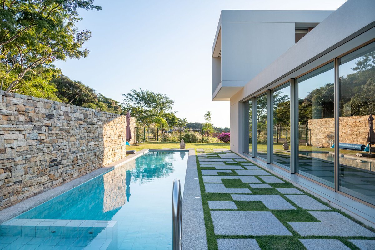 Arqenblanco's tweet photo. Casa LP - Ib + mr 
Imagen: Favaro Jr 
________________________________
#ibmr #favarojr #brasil #arquitecturabrasil #arquitecturabrasileña #arquitecturaenblanco #arquitectura #proyecto #architecture #architectureinwhite https://t.co/La3SoZ2M22