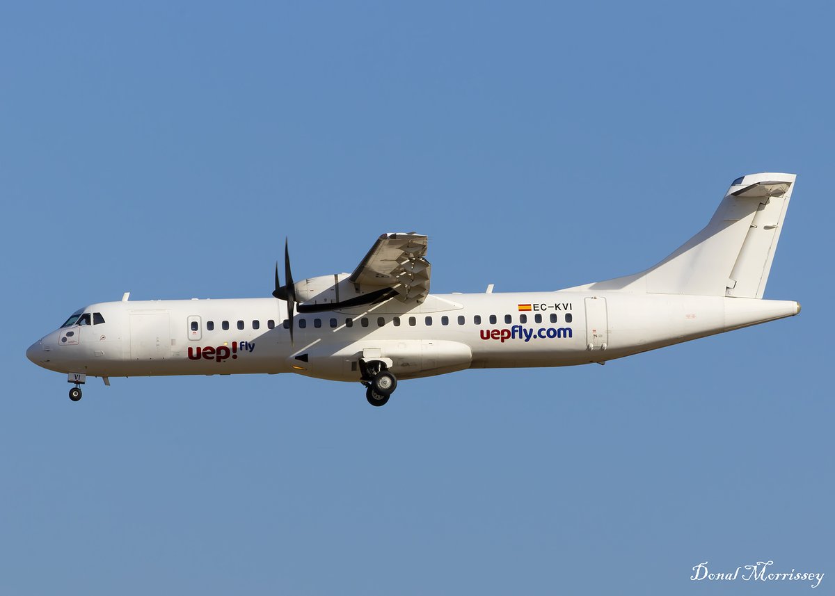 birrlad's tweet photo. Uep! Fly (Swiftair) ATR72-500 EC-KVI on finals to Palma.
#avgeek #aviation #airline #airtravel #atr #swiftair #uepfly #planespotting #palma #spain #holidays https://t.co/ErG5W5hloZ
