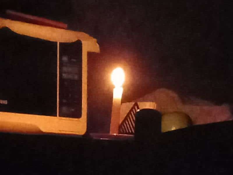 venezuelasos86's tweet photo. ⚡💡ÚLTIMA HORA. Algunos usuarios reportan que se quedaron sin electricidad tras las megafluctuaciones de este miércoles:

Según usuarios,en algunas zonas de Coro, Barquisimeto, Maracay y la Isla de Margarita, entre otras, se quedaron sin servicio. 
#Alertas24 

En desarrollo... https://t.co/SWQOI1sXBI