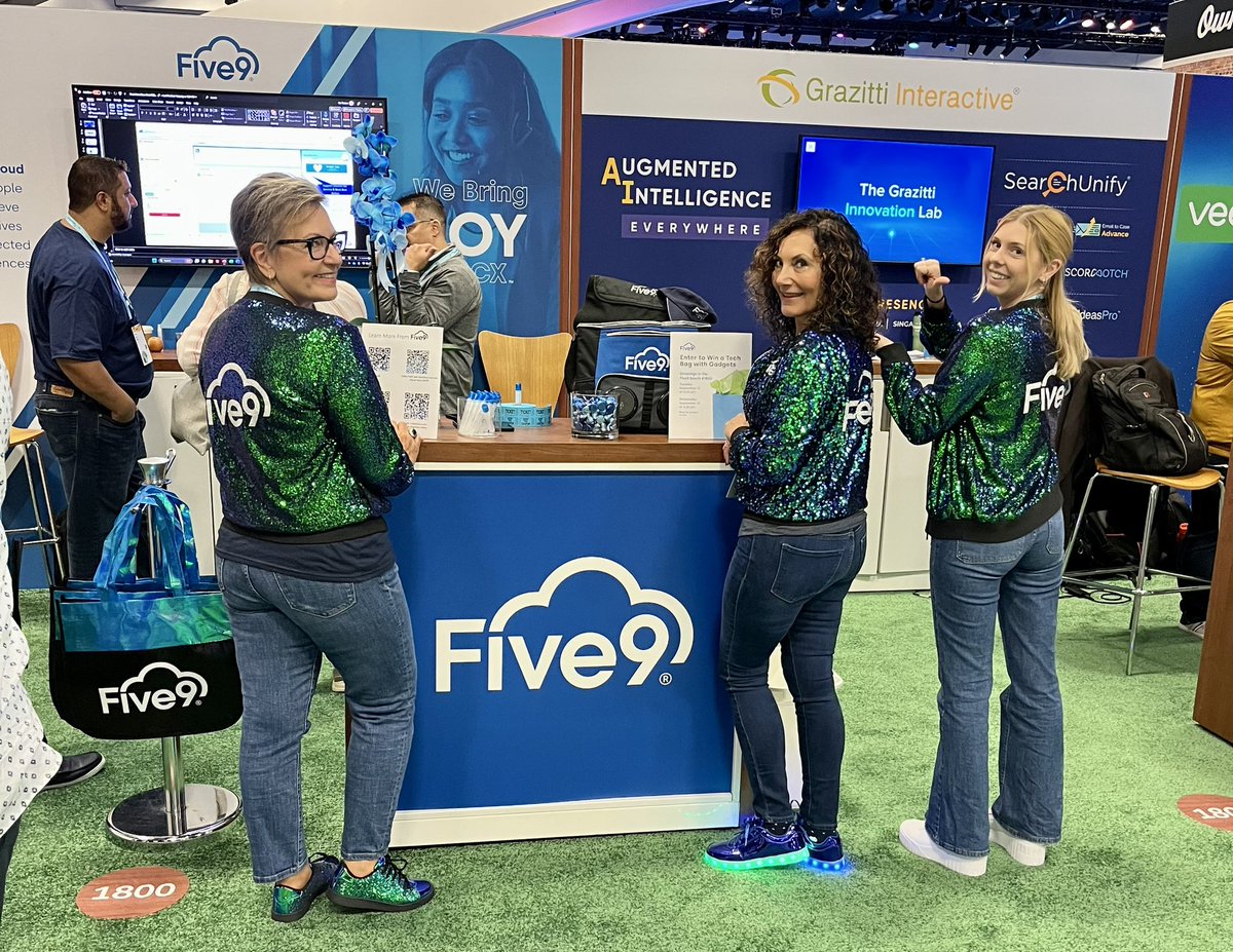 LisaLisajm5's tweet photo. Smiles and #Sparkle going strong at the #Five9 booth at #DF23 ! #Five9Joy #PartnerPowered @VCAnderson76 https://t.co/ZMHnjNXW8u