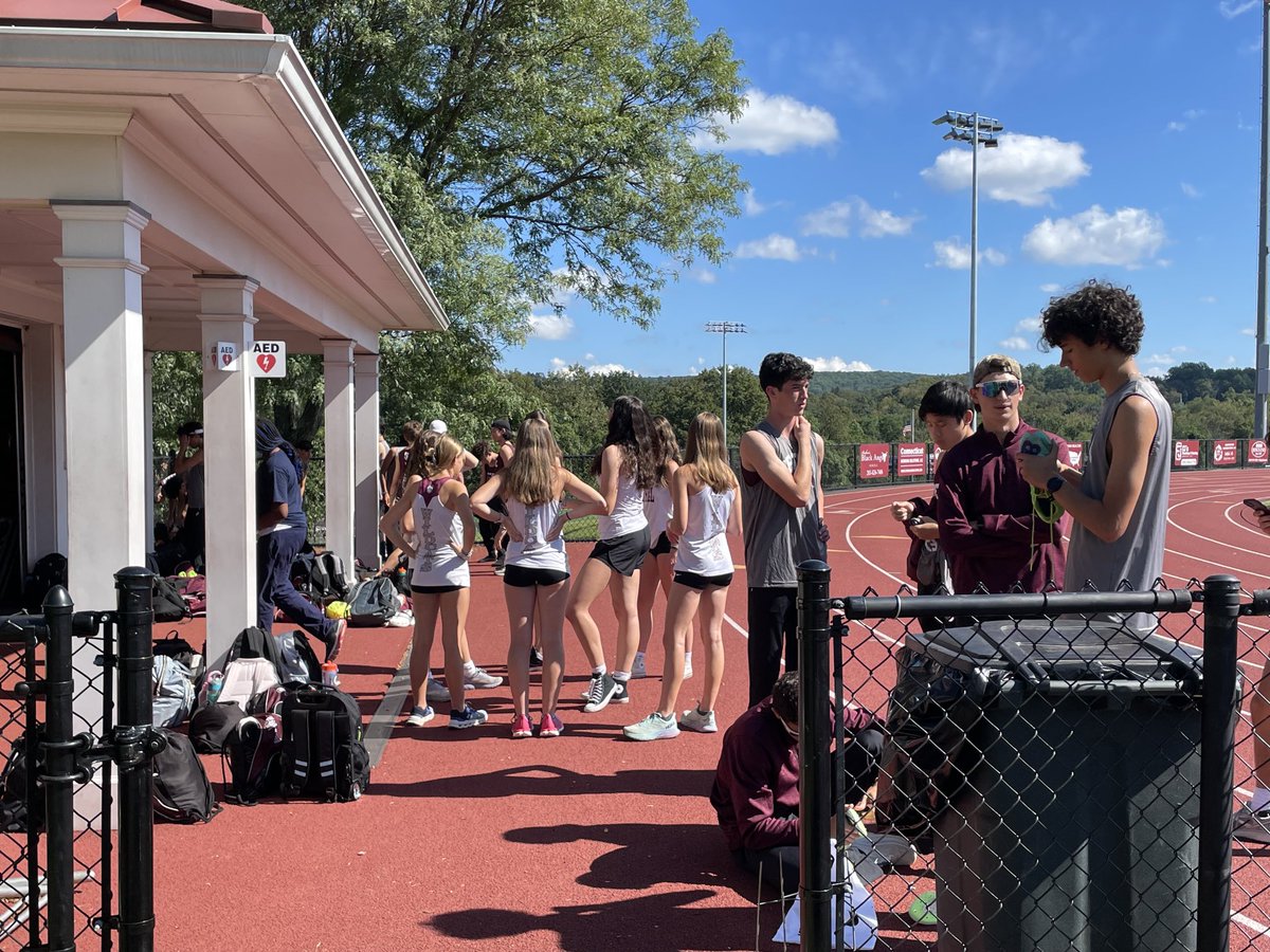 BethelSports's tweet photo. Girls XC had a strong start to the season yesterday going 2-1 on the day and beating JB and ND. https://t.co/VktWNQBMu3