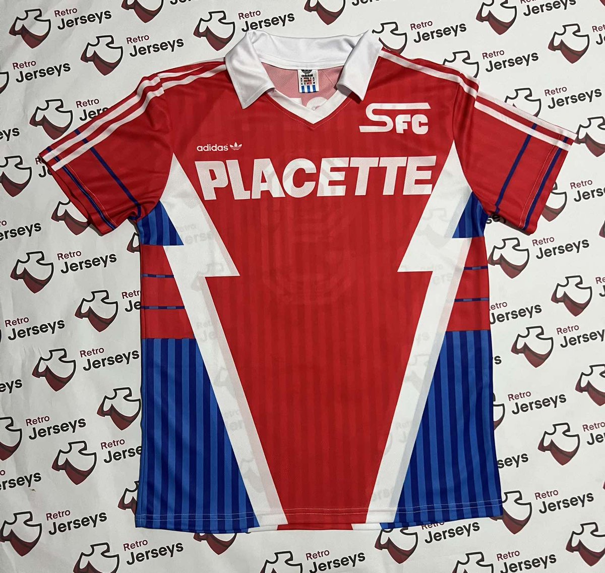 RetroJerseys2's tweet photo. Servette FC Shirt 1990-1991 Home

Price 60$

Sizes Available: XS-XXL

https://t.co/4t7QuKAxRF

#ServetteFC #ServetteFCTrikot #SwissFootball  #Servette #TeamServette  #SportsApparel #fcluzern #switzerland #stgallen #bscyoungboys #sckriens
#switzerlandfootball https://t.co/0wCmyZJ93z