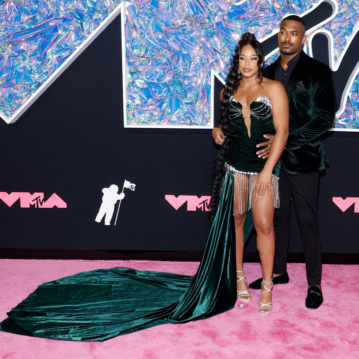 WWE's tweet photo. .@BiancaBelairWWE &amp; @MontezFordWWE were looking 🔥🔥🔥 at #VMAS last night!

@vmas https://t.co/NM5VeDShcH
