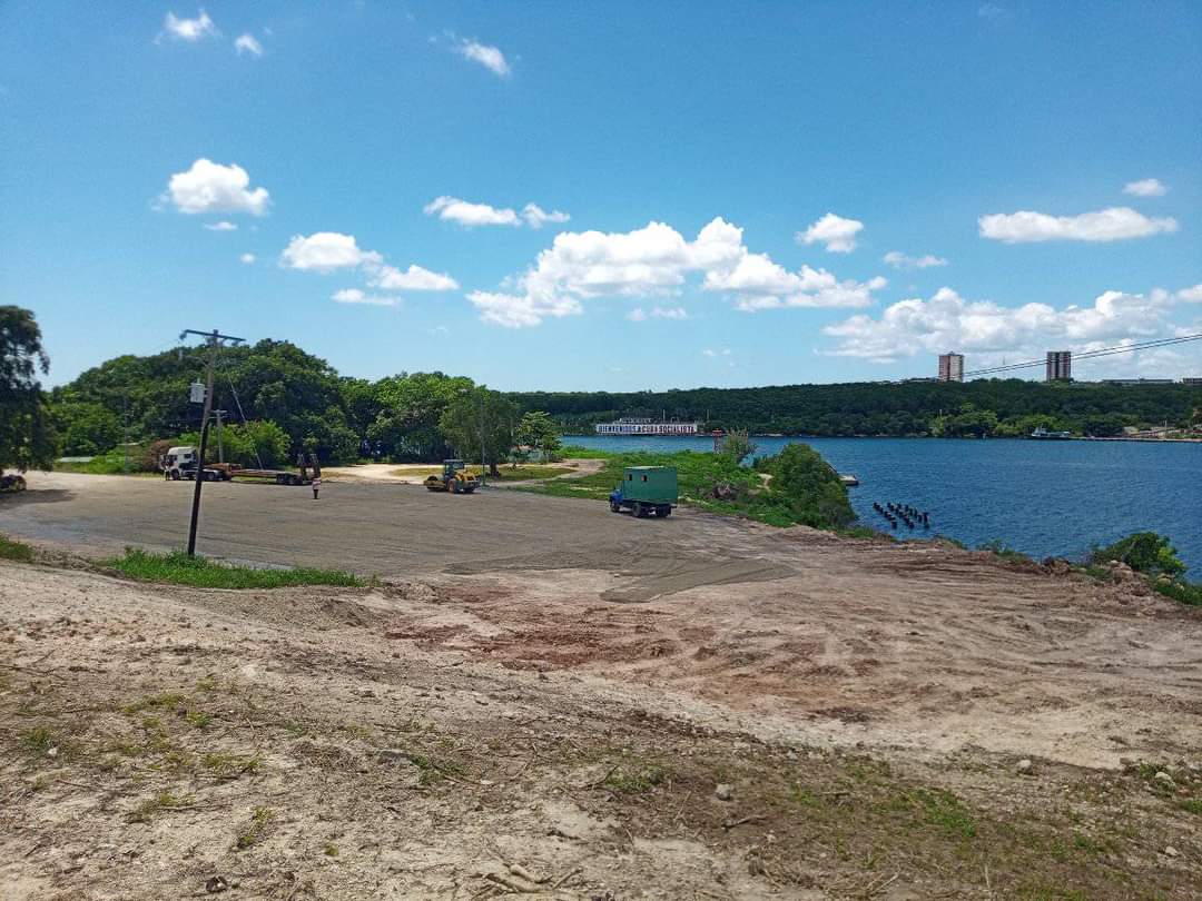 Yaritza47316778's tweet photo. En un entorno único tendrá lugar la Feria de Negocios Exposur 2023. Justo a la entrada de la bahía de Jagua se encuentra el hotel de Pasacaballo recinto ferial del 14 al 17 de septiembre en #Cienfuegos.
#VamosPorMás
#AduanaCienfuegos 
#AduanadeCuba https://t.co/qvA3eaxWP7