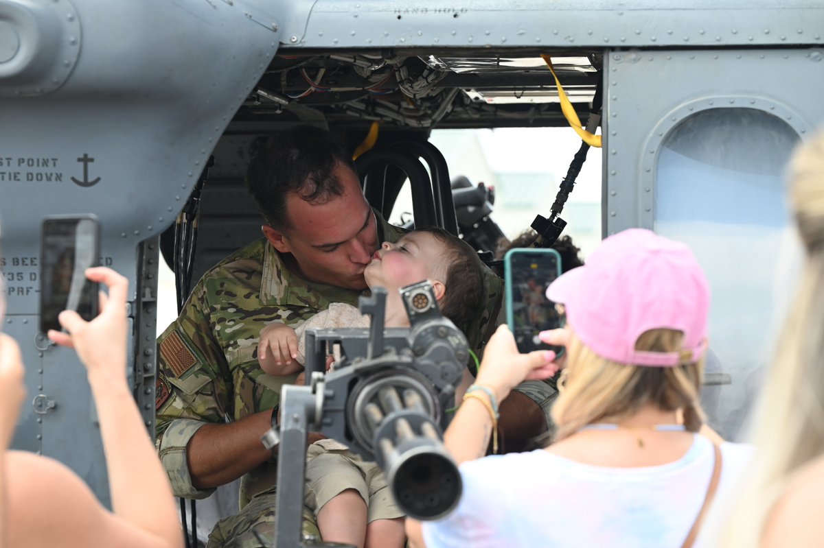 Family Day 2023 was the best yet! You can view all the photos from Family Day on the New York National Guard Flickr Page using the link below: flickr.com/photos/nyng/al… @USNationalGuard @AirNatlGuard @usairforce