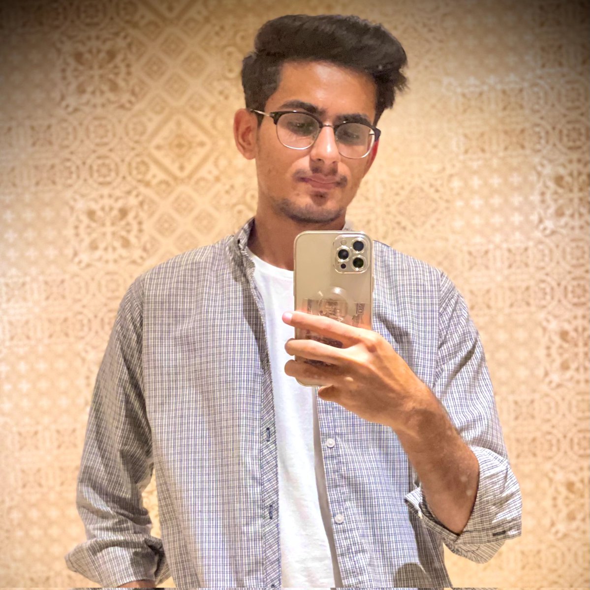 umeehayat's tweet photo. #NewProfilePic
dont live the same year 75 times and call it a life https://t.co/M1QH5wwTnE