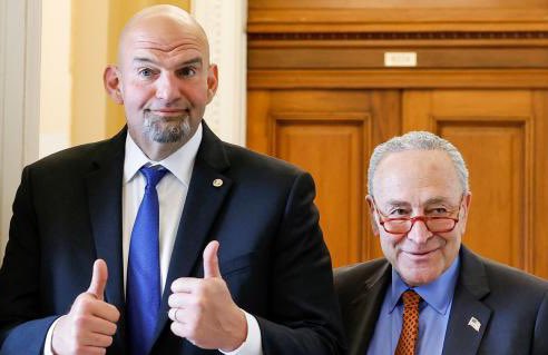 ChrisTussVictor's tweet image. @ryangrim says a man with brain damage best represents his view on the impeachment inquiry of Joe Biden!
🤦🏻‍♂️
He doesn’t look like Fetterman…but they prob have the same (((buddies)))🤣
@emilyjashinsky knows the TRUTH about the “big guy”😉
#BreakingPoints
#CounterPoints